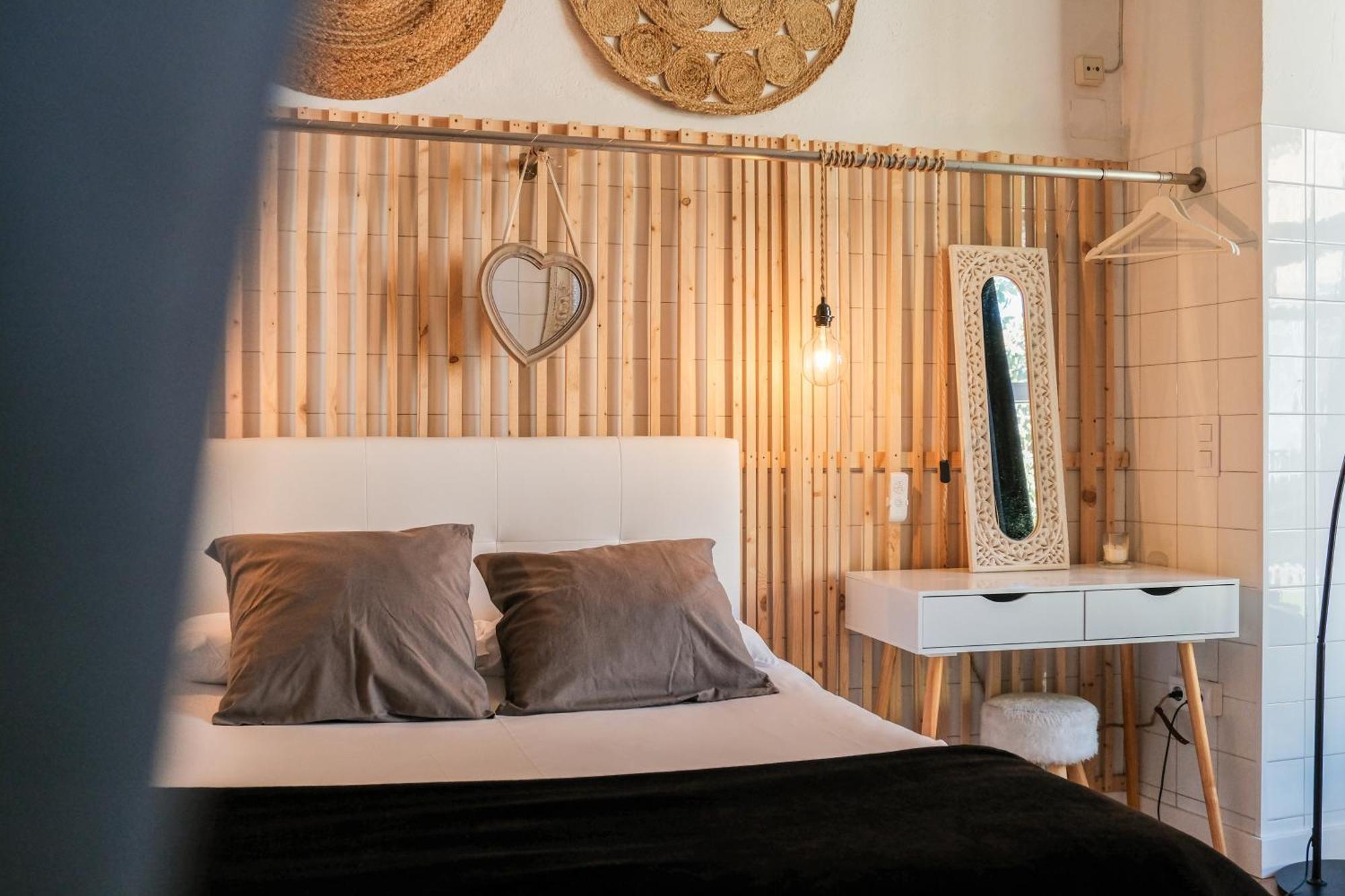 Cal Capo Alojamiento Con Jacuzzi Apartment Besalu Exterior photo
